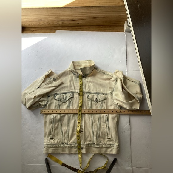 Ralph Lauren distressed white denim jacket lg. - Picture 5 of 16